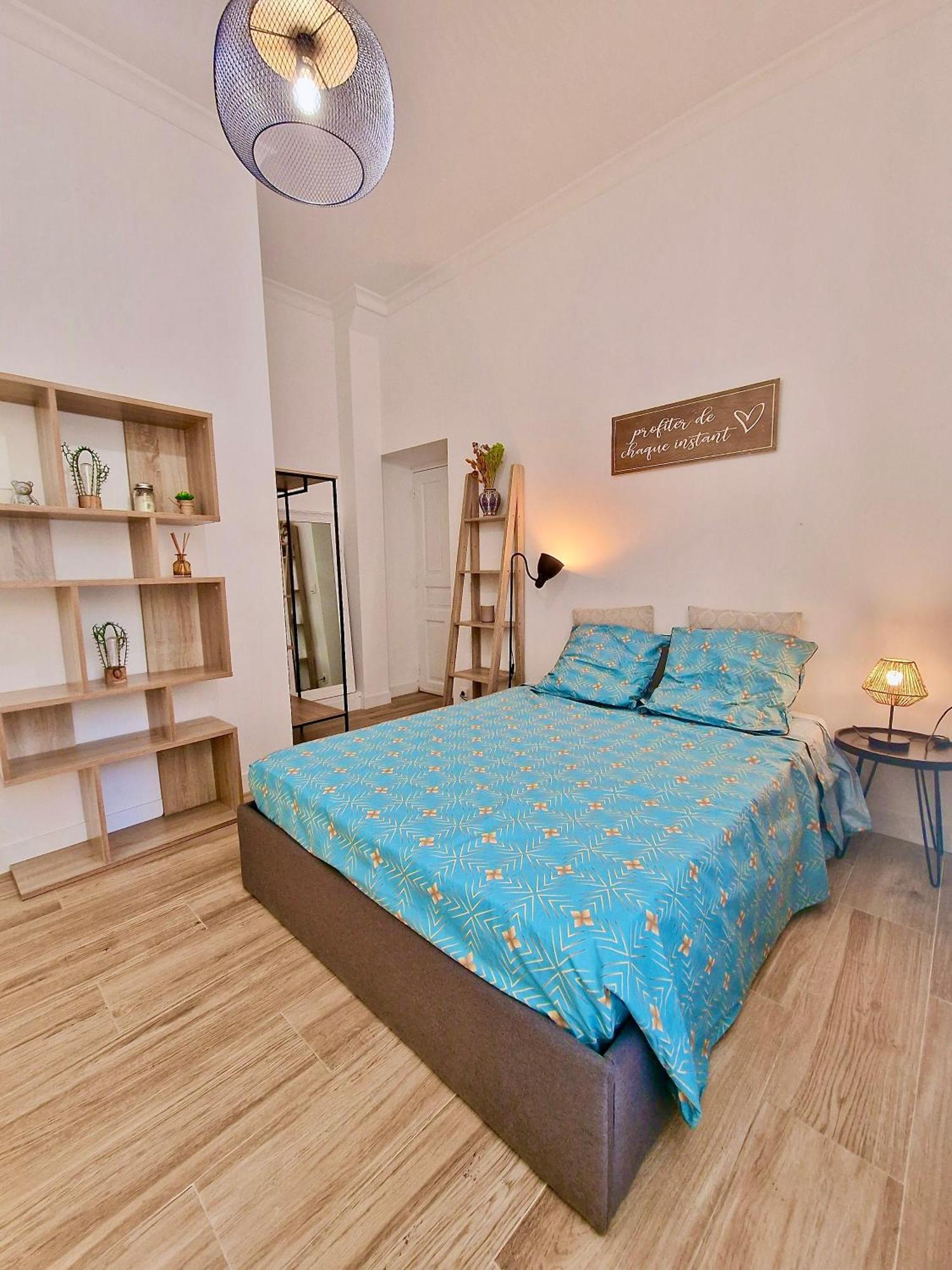 Family Room 尼斯 外观 照片
